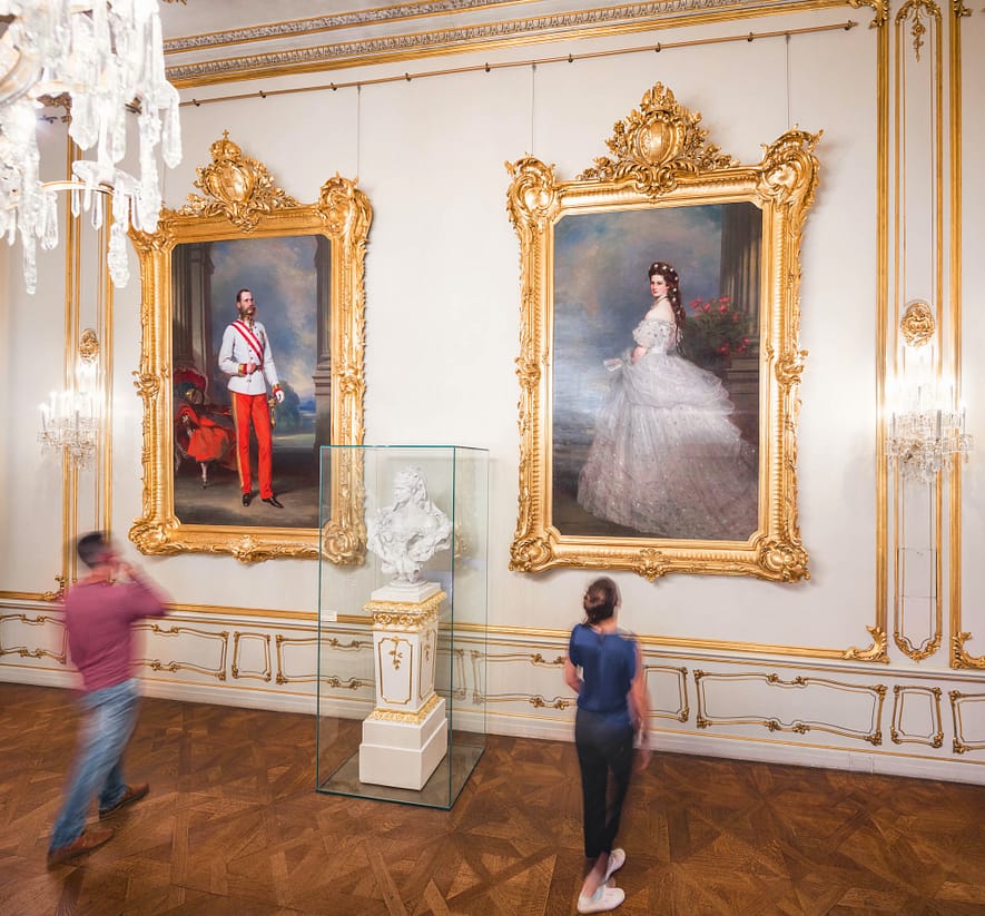 Sisi Museum Raum mit den Gemälden von Franz Xaver Winterhalter 01© Schloß Schönbrunn Kultur- und Betriebsges.m.b.H. - Severin Wurnig_web-web