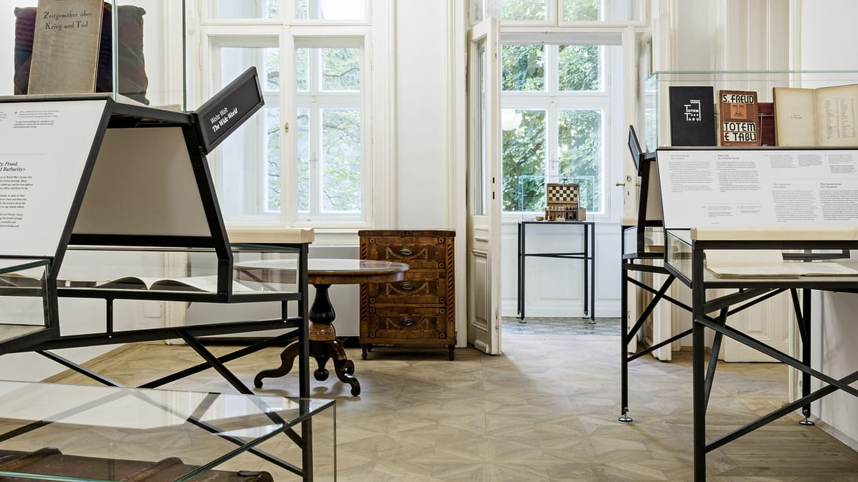 SigmundFreudMuseum_Bild1_HerthaHurnaus