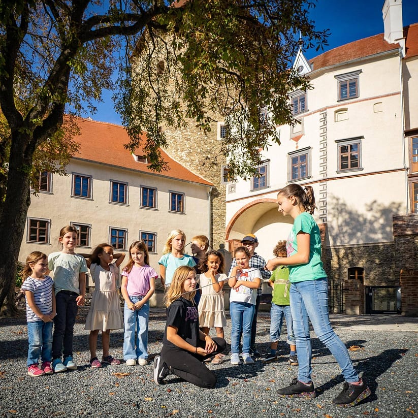 kinder-auf-der-burg_wo_die_ritter_wohnen_c_KBB